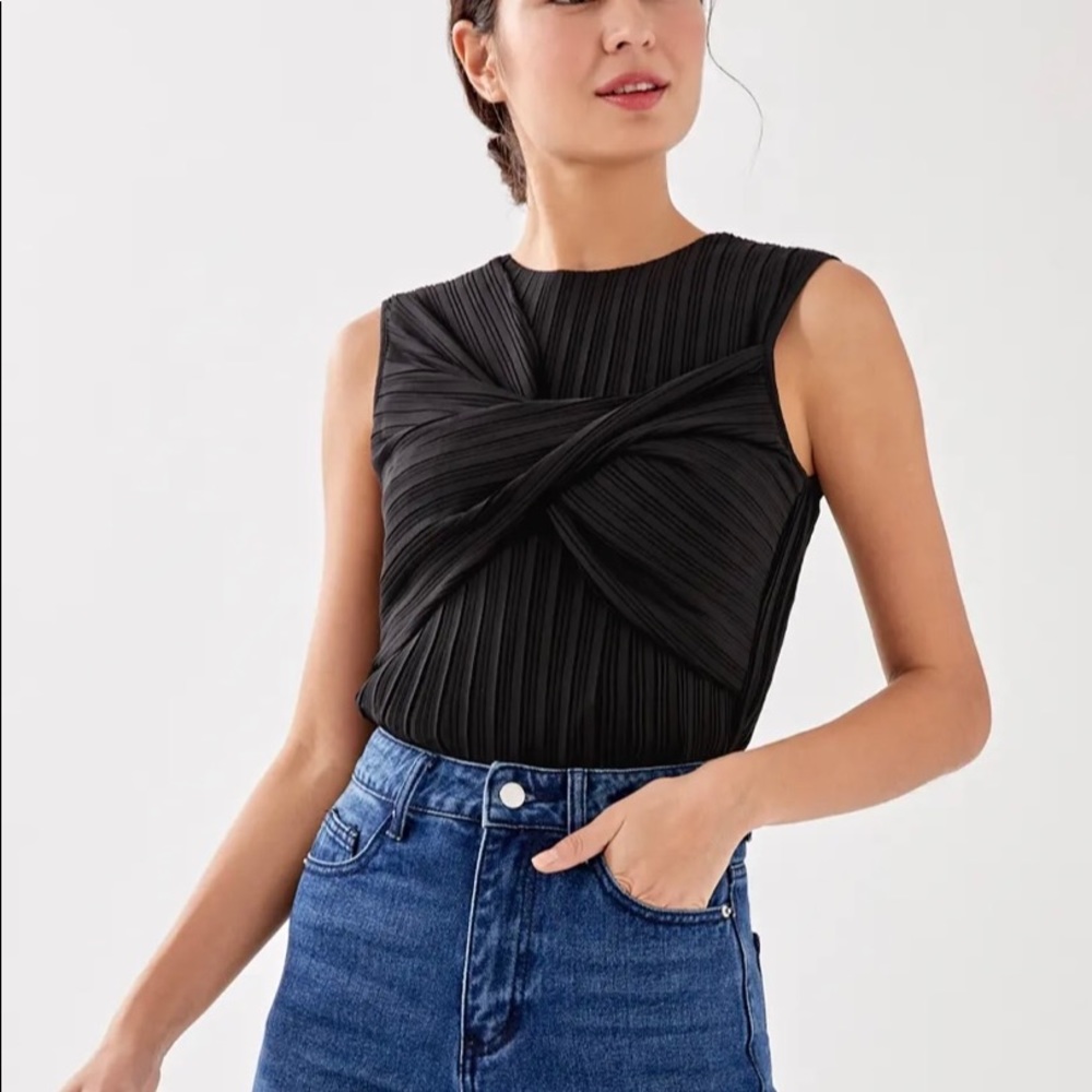 Knot Front Top